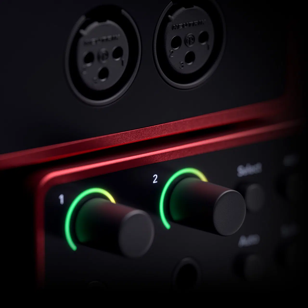 Scarlett 2i2 4th Gen preamp and level controls