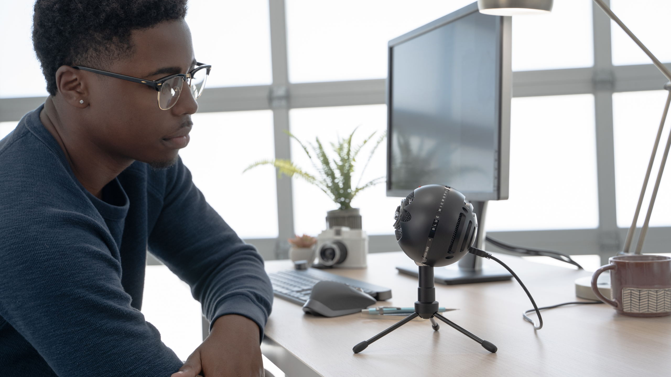Logitech Blue Snowball iCE — Keep the focus in front of the microphone