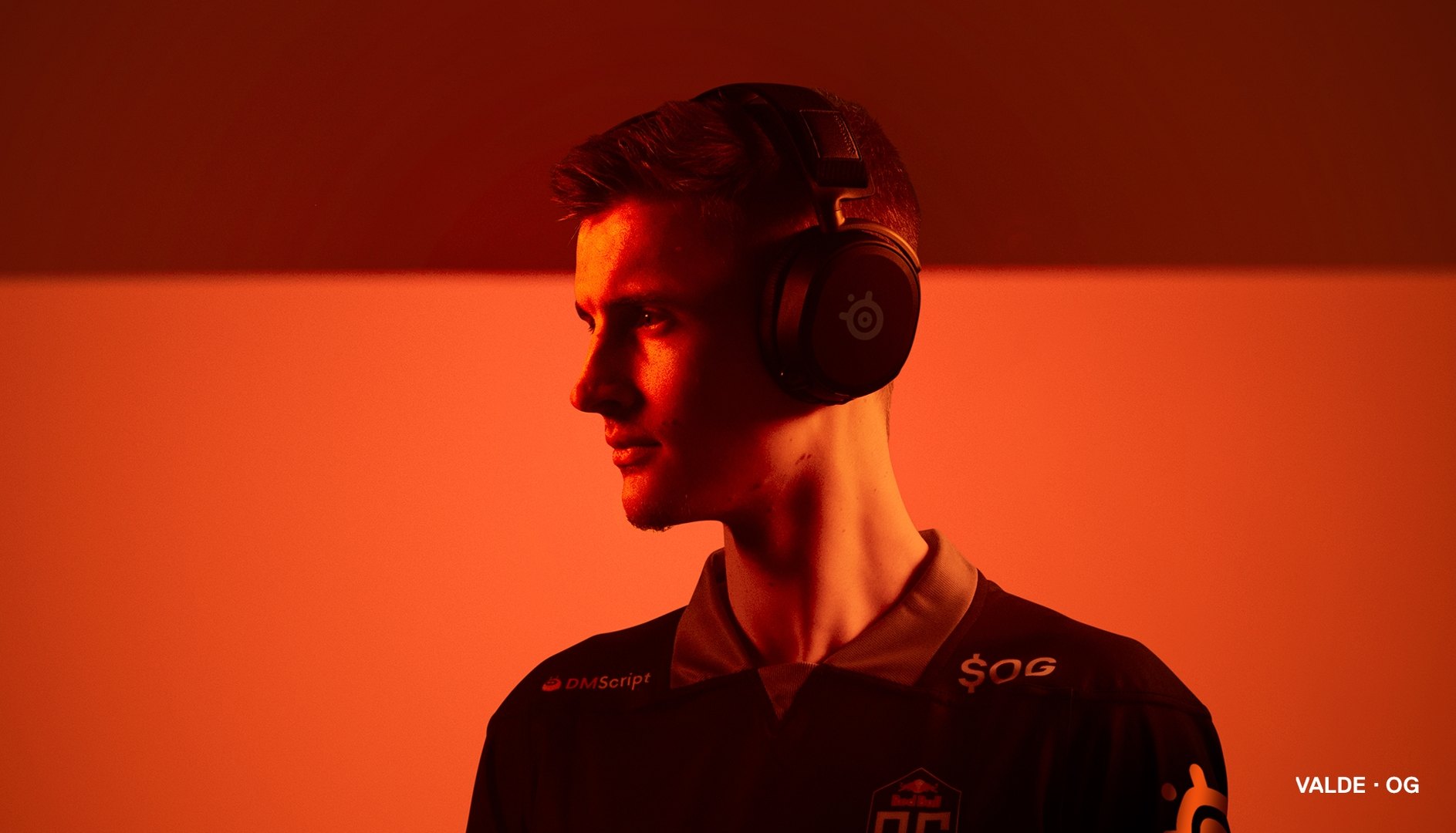 SteelSeries Arctis Prime headset worn by a player