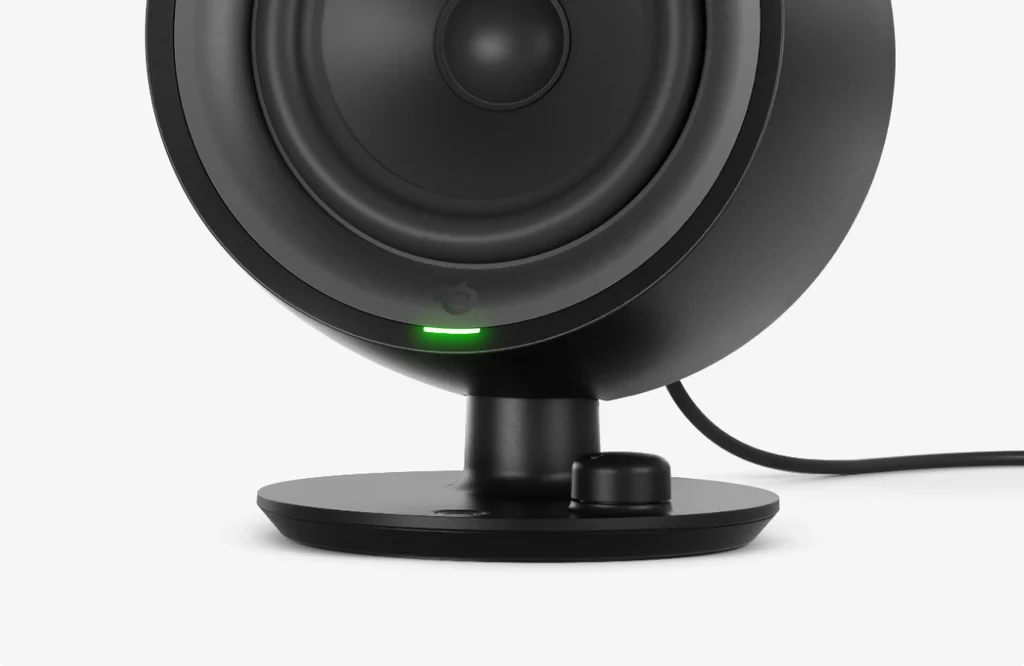 SteelSeries Arena 3 volume dial and multifunction button